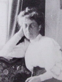 Mrs Marian Buck